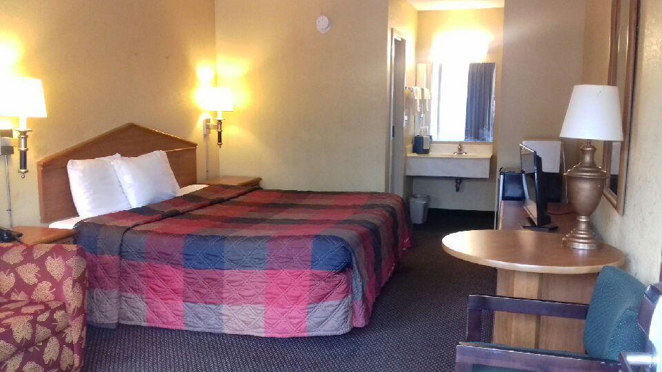Budgetel Inn And Suites Birmingham Ngoại thất bức ảnh
